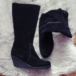 La Canadienne Rare Edition  Waterproof Suede Wedge Boots w Fur Interior- Size 10